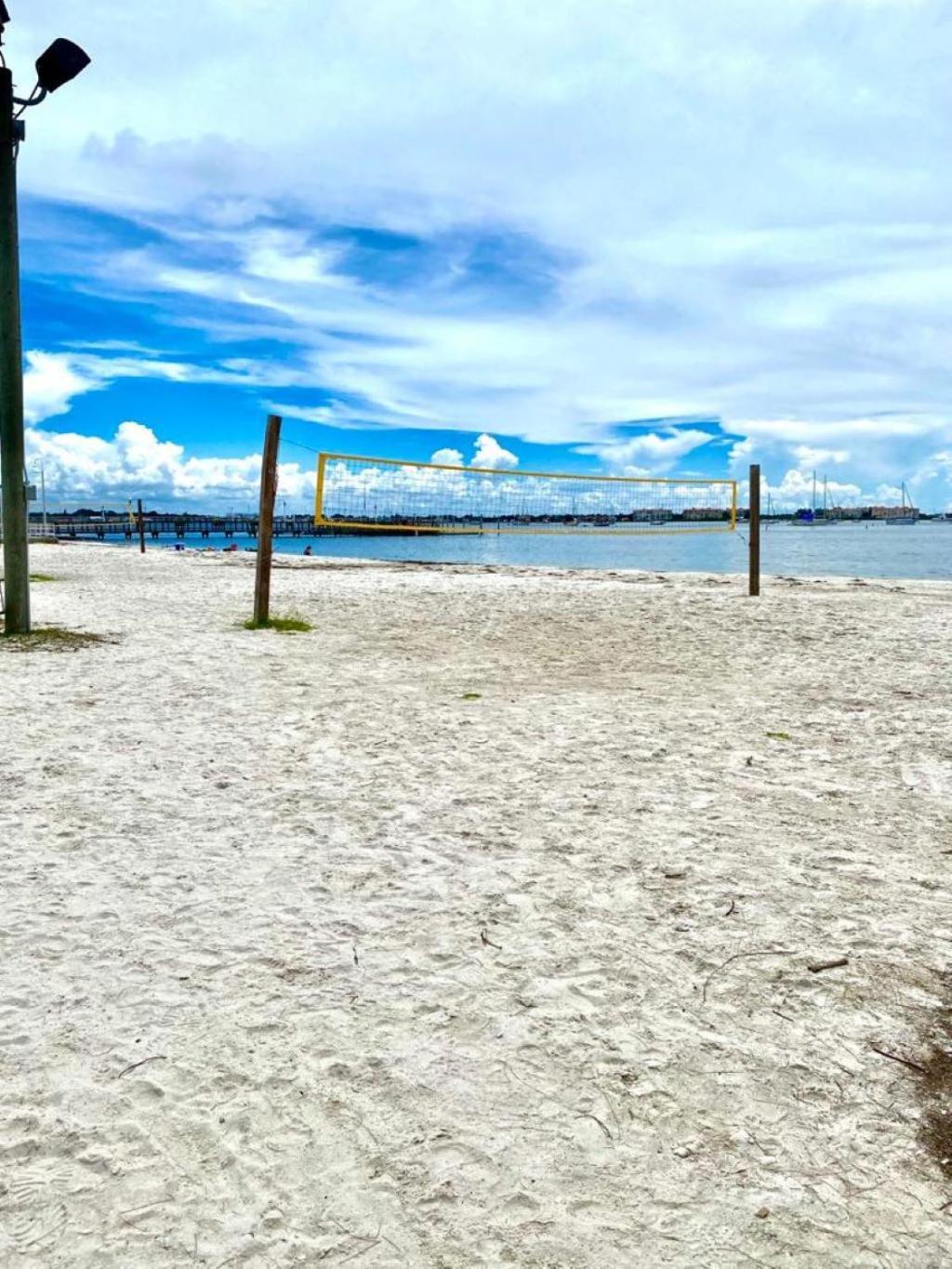 Lovely Vacation Home 1 Block From Beach & Downtown Gulfport St. Petersburg Exterior foto